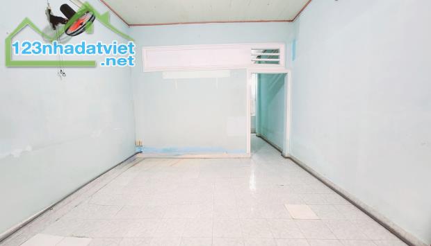Nhà 2 tầng - DT: 60M2 - 3 Ngủ - 2WC - D. tiền 10 triệu/th - H. Mai Văn Vĩnh Q7 - 6.1tỷ - 4