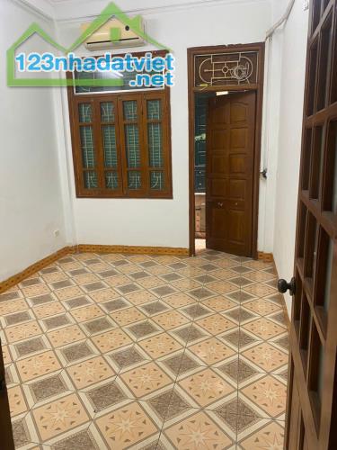 Cho thuê nhà nguyên căn Khương Đình, quận Thanh Xuân 40m x 4T, 4PN3VS  giá 12 triệu - 4