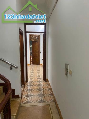 Cho thuê nhà nguyên căn Khương Đình, quận Thanh Xuân 40m x 4T, 4PN3VS  giá 12 triệu