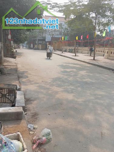 Bán đất Thọ An 45 m2 mặt tiền 4m giá 2.15 tỷ ô tô đỗ cửa