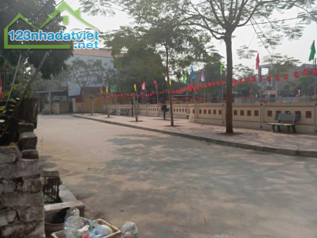 Bán đất Thọ An 45 m2 mặt tiền 4m giá 2.15 tỷ ô tô đỗ cửa - 2