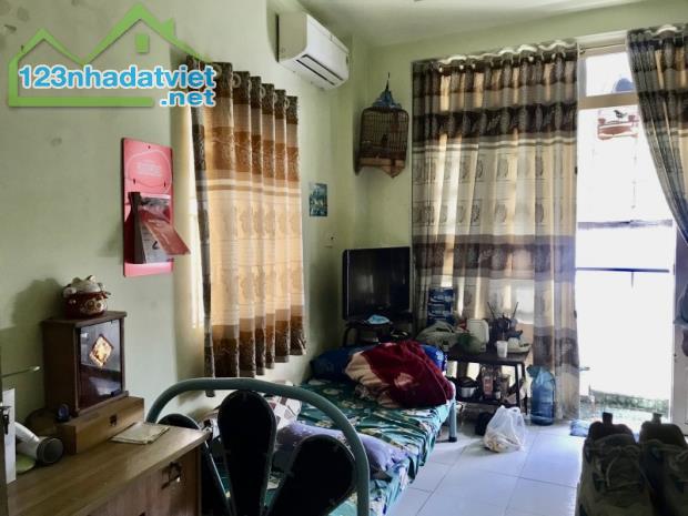 4.65 TỶ - NHÀ QUẬN 10 - HẺM THÔNG - NGAY SÁT MẶT TIỀN TÔ HIẾN THÀNH & CMT8 - 5 TẦNG 3PN - 2