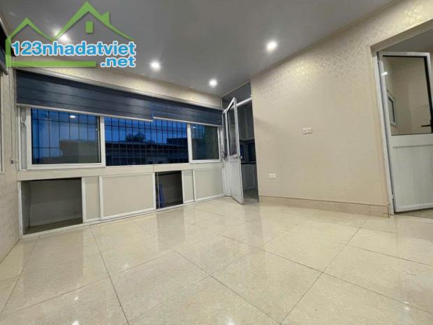 TT NGHĨA TÂN- 50M²- 2 NGỦ, ĐỦ CÔNG NĂNG - Ô TÔ DỪNG ĐỖ NHỈNH 2 TỶ. - 2