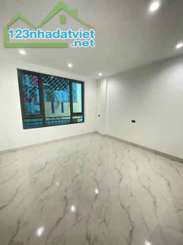 Bán nhà Nam Từ Liêm - 35m2 * 6 tầng - ngõ thẳng - thang máy - 30m ô tô tránh - 1