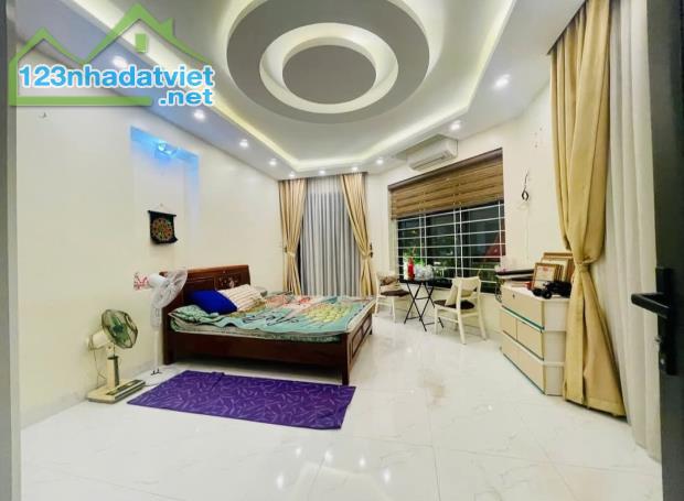 Bán nhà Thế Lữ, Hạ Lý, Hồng Bàng, Hải Phòng. 6 tầng, 40m2, 9,3 tỷ. Ngang 4m, d2 - 4