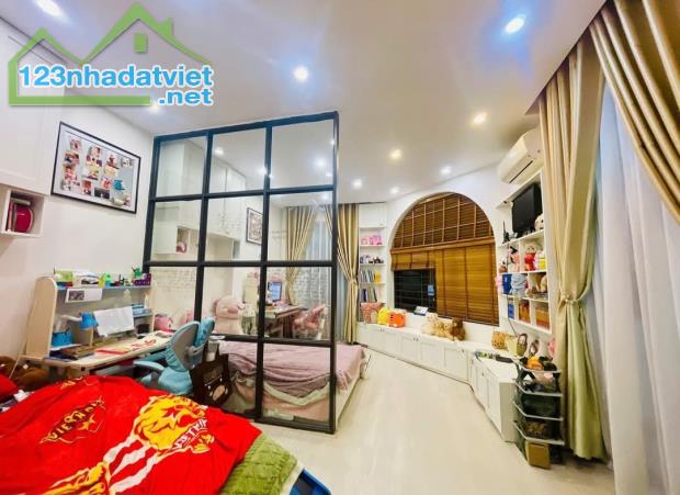 Bán nhà Thế Lữ, Hạ Lý, Hồng Bàng, Hải Phòng. 6 tầng, 40m2, 9,3 tỷ. Ngang 4m, d2 - 3