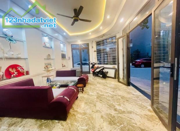 Bán nhà Thế Lữ, Hạ Lý, Hồng Bàng, Hải Phòng. 6 tầng, 40m2, 9,3 tỷ. Ngang 4m, d2 - 1