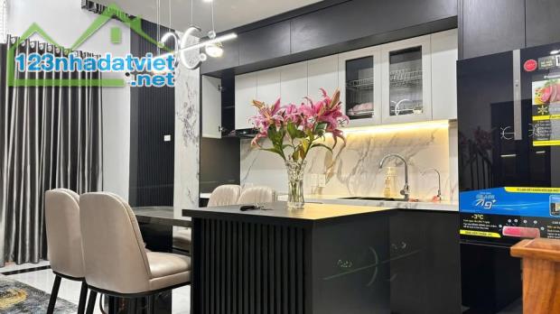 HÓT NHÀ ĐẸP XUÂN LA,38M,5 TẦNG THANG MÁY 12 TỶ - 1