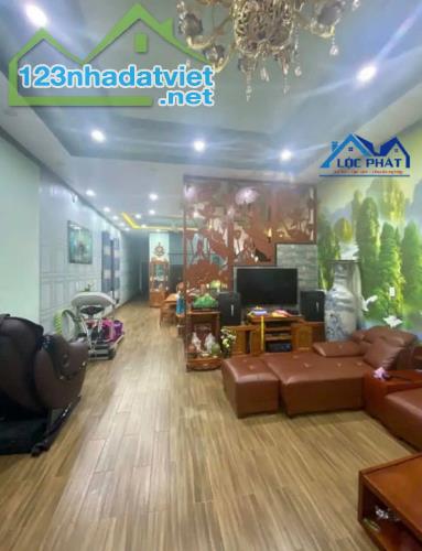 Bán nhà 3 lầu mái năng lượng mặt trời 172m2 giá 7,6 tỷ - 2
