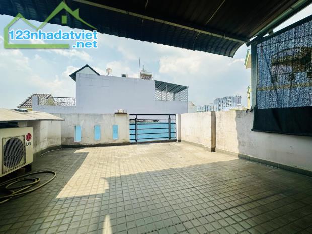 Giảm 1 tỷ, nhà 40m2 HXT Phan Văn Hớn cách MT 1 căn, sắp lên MT, ngang 4M, 4 tầng 5PN sân