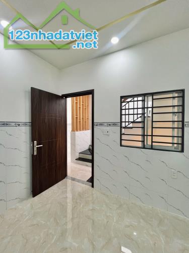 Nhà bán 75m2 5x15m trệt 2 lầu hẻm Tân Thới Nhất 5 Quận 12 giá rẻ 5.2 tỷ