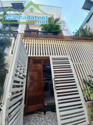 Bán nhà Hẻm xe hơi 3Tầng BTCT mới gần Aeon Tân Phú 61m2 chỉ 5,5 tỷ TL - 1