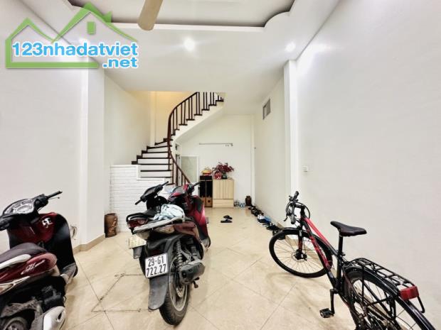 Rung chuyển. Bán nhà Bùi Xương Trạch, Thanh Xuân. 30m2 x 5T. NGÕ THÔNG. GARA. Hơn 5 Tỷ. - 4