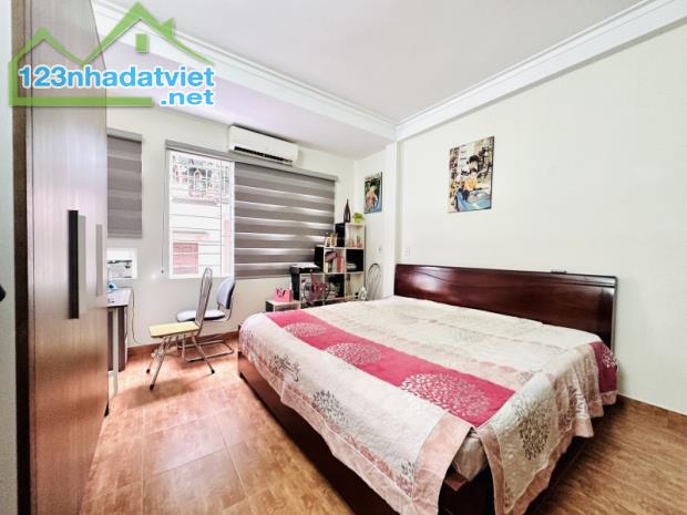 Rung chuyển. Bán nhà Bùi Xương Trạch, Thanh Xuân. 30m2 x 5T. NGÕ THÔNG. GARA. Hơn 5 Tỷ. - 2