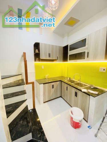Bán gấp nhà đẹp ở ngay Bình Đông, 36m2, khu dân cư hiện hữu, SHR, chỉ 2.95 tỷ. - 2