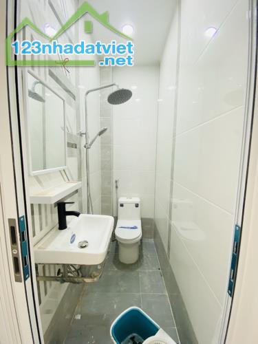 Bán gấp nhà đẹp ở ngay Bình Đông, 36m2, khu dân cư hiện hữu, SHR, chỉ 2.95 tỷ. - 1