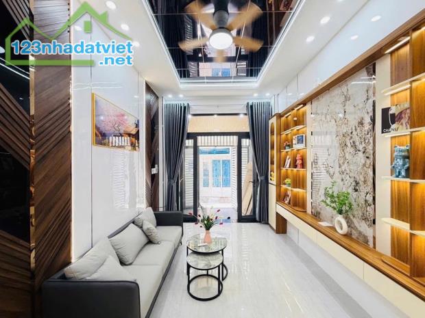 NHÀ ĐẸP LÊ ĐỨC THỌ GV - GẦN NGÃ 4 VỚI THỐNG NHẤT - GẦN MT - DT 52M² - 2 TẦNG CHỈ NHỈNH 5 T - 1