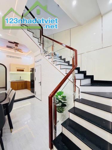 NHÀ ĐẸP LÊ ĐỨC THỌ GV - GẦN NGÃ 4 VỚI THỐNG NHẤT - GẦN MT - DT 52M² - 2 TẦNG CHỈ NHỈNH 5 T - 2