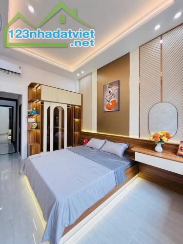 NHÀ ĐẸP LÊ ĐỨC THỌ GV - GẦN NGÃ 4 VỚI THỐNG NHẤT - GẦN MT - DT 52M² - 2 TẦNG CHỈ NHỈNH 5 T - 4