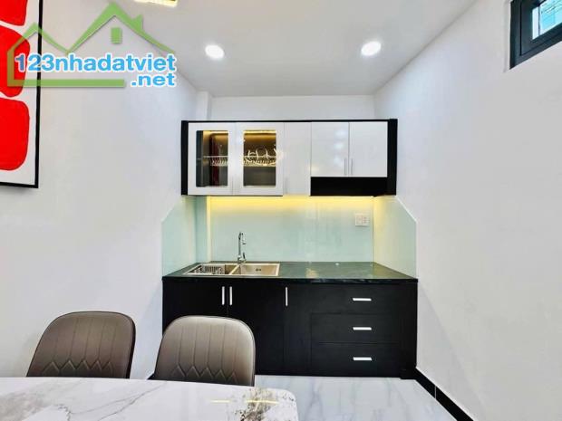 *30 m2 - 2 TẦNG - TẶNG NỘI THẤT - KHU  VỰC AN NINH. * Vì trí: Đường Nguyễn Văn Nghi, P 7, - 1