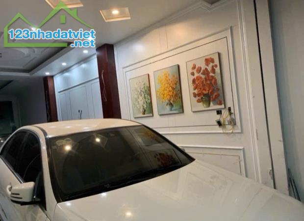 Hiếm! Hoàng Quốc Việt: 2 mặt ngõ, phân lô đẹp, oto vào nhà, an sinh đỉnh