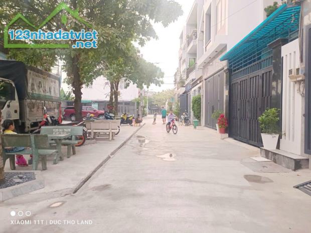 Bán Nhà 3 tầng, HXH 10m TX25 Quận 12, 5x16m, 4PN giá tốt nhỉnh 5Tỷ