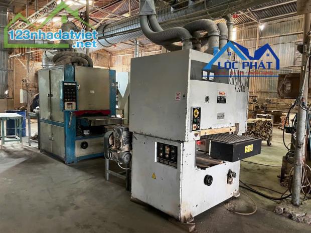 Cho thuê nhà xưởng 1800m2, trang thiết bị gỗ, điện 160KVA, PCCC, sân rộng - 1