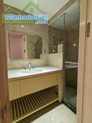 HOÀNG CẦU PHỐ VIP LĐ, BIỆT THỰ VIEW HỒ 50M2 MẶT TIỀN 4,8M GIÁ 26 TỶ