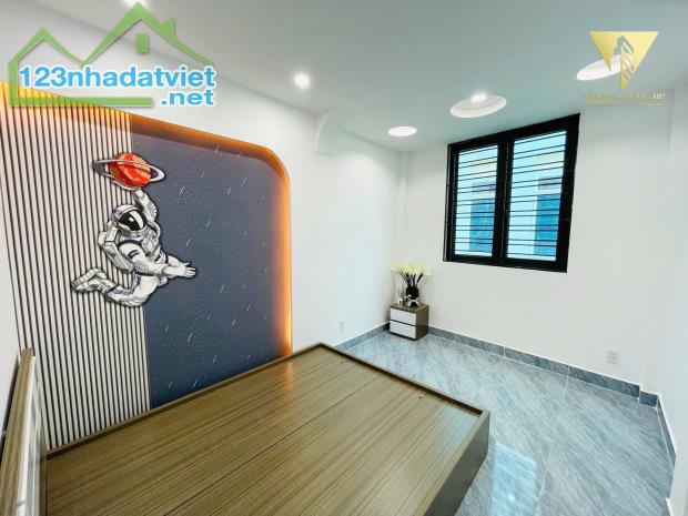 Bán nhà 3 tầng lô góc mặt ngõ Thiên Lôi - 2