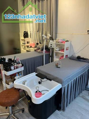 SANG NHƯỢNG LẠI MẶT BẰNG ĐỒ NAIL + MI - GIÁ TỐT - 40M2 - DĨ AN - 1