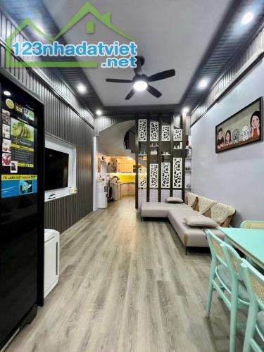 Bán gấp nhà Văn Cao, Đằng Lâm, Hải An . 3,1 tỷ, 41m2, 4 tầng. - 5
