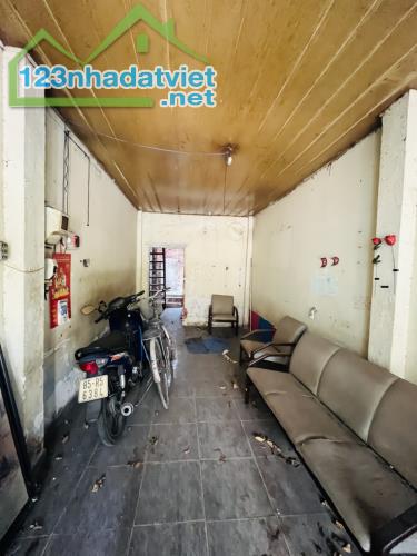 Nhà bán 53m2 - 3.2x16.3m cấp 4 Đông Hưng Thuận 18 Quận 12 giá rẻ 2.5 tỷ sổ riêng - 1