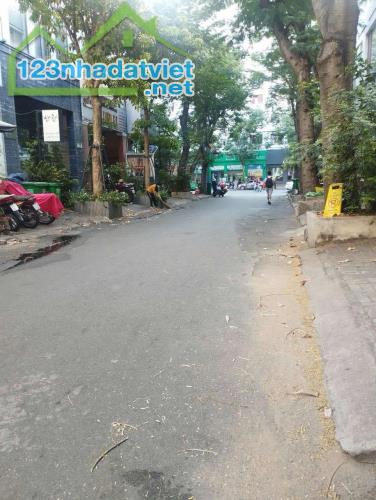 BÁN GẤP NHÀ C4_Ô TÔ TỚI NHÀ_NGANG 6M _ PHƯỜNG PHÚ MỸ QUẬN 7  NHỈNH 5 TỎI