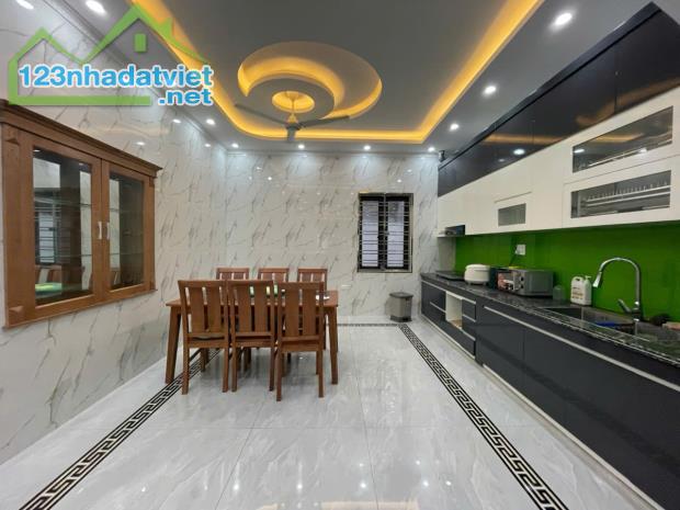Bán gấp nhà riêng 100x4 tầng Ngô Gia Tự Văn Cao có gara. Tặng nội thất mới tinh. Giá rẻ - 1
