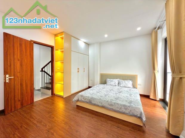 Bán nhà Xã Đàn 30m2 x 4t, mt 4,5m, oto đỗ cửa, ban công, full nội thất, 7,85 tỷ - 3