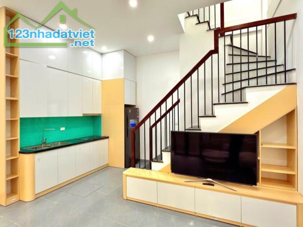 Bán nhà Xã Đàn 30m2 x 4t, mt 4,5m, oto đỗ cửa, ban công, full nội thất, 7,85 tỷ - 2