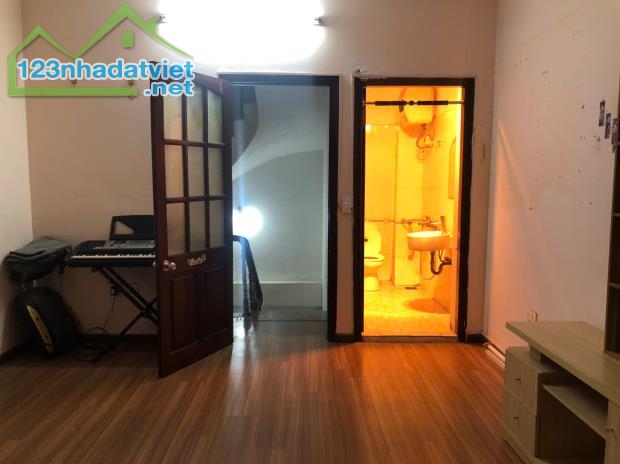 Chính chủ cho thuê nhà 4 tầng 1 tum tại ngõ 546 đườngTrần Cung, Bắc Từ Liêm, Hà Nội - 3
