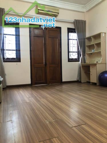 Chính chủ cho thuê nhà 4 tầng 1 tum tại ngõ 546 đườngTrần Cung, Bắc Từ Liêm, Hà Nội