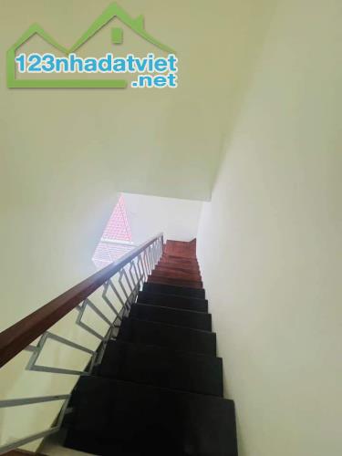 BÁN TẬP THỂ NGHĨA TÂN ( 85m2) T3+4. GIÁ 2.9 TỶ - 4