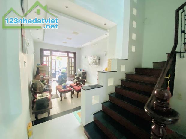 Bán nhà 4 tầng đường số P. Tân Phong, Q7 – DT 73m2 – Đường 14m – Giá chỉ 13,8 tỷ - 1