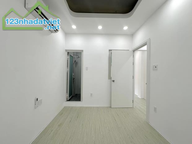 Bán nhà trọ Nguyên Xá 6 ngủ, 33m2x5 tầng, doanh thu 15 triệu/tháng, giá 4.7 tỷ