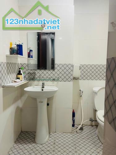 Chính chủ bán căn hộ 8X Rainbow ngay Ngã tư 4 xã, gần Đầm Sen  - 3PN giá chỉ 2 tỷ 450 - 4