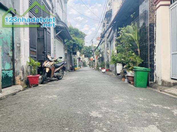 Bán nhà 2 tầng Bùi Quang Là, hẻm xe hơi thông, ô tô đỗ cửa - 4
