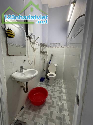 Bán nhà 2 tầng Bùi Quang Là, hẻm xe hơi thông, ô tô đỗ cửa - 1