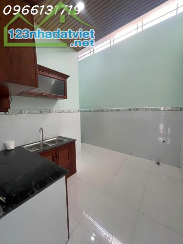 Bán nhà đường Tân Thới Nhất 02, Tân Thới Nhất, Quận12, 57m2, nhỉnh 3 tỷ. - 2