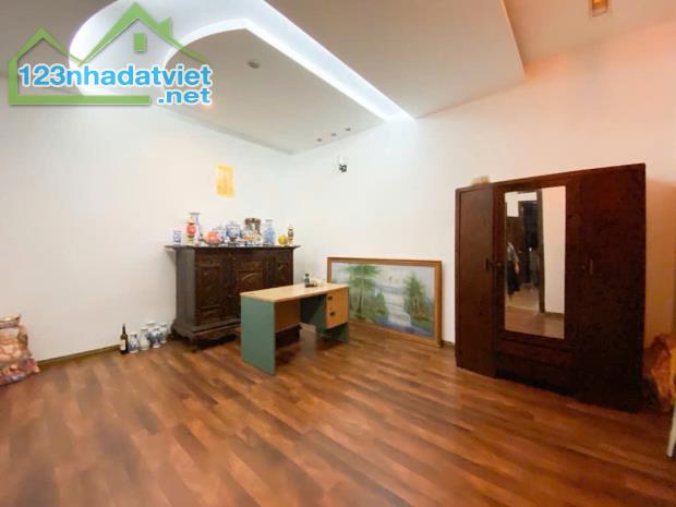 Mặt phố Yên Lãng 32 mét, ô tô tránh,ngõ thông, nhà vuông vắn,5 tầng, sổ đỏ hàng hiếm có - 2