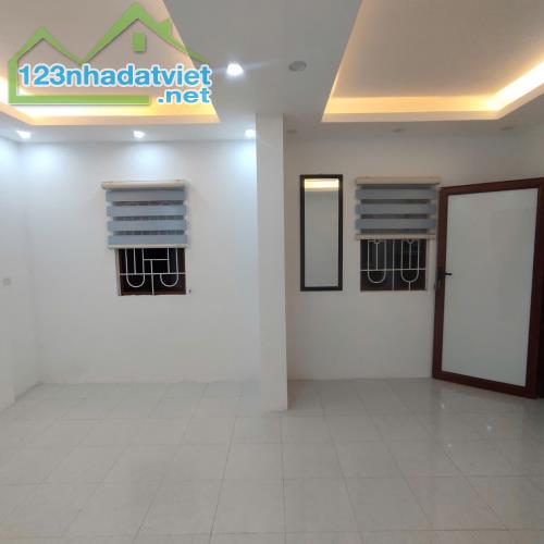Kim Mã-Ba Đình diện tích 30 mét, 4 tầng, ngõ rộng 3 mét, cách ô tô tránh đúng 20 mét, sổ - 3