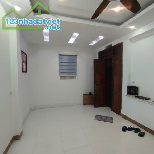 Kim Mã-Ba Đình diện tích 30 mét, 4 tầng, ngõ rộng 3 mét, cách ô tô tránh đúng 20 mét, sổ - 2