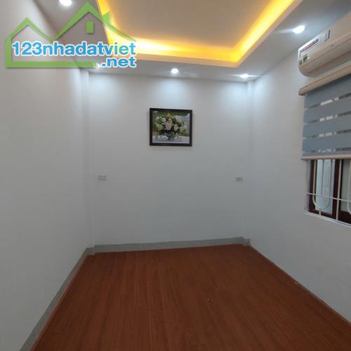 Kim Mã-Ba Đình diện tích 30 mét, 4 tầng, ngõ rộng 3 mét, cách ô tô tránh đúng 20 mét, sổ - 1