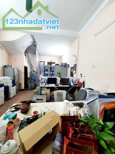 Siêu phẩm có 102 Ngọc Khánh ô tô 29 chỗ đỗ cửa lô góc  dt 55m2 MT 5.2m 5 Tầng 16 Tỷ  Kinh